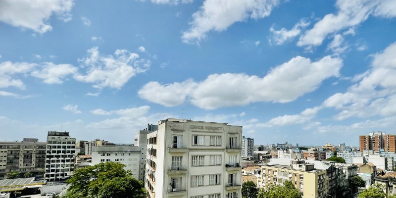 R$ 950.000 - EXCLUSIVIDADE - ESPETACULAR APARTAMENTO - REFORMADO - 108M2 - 3 DORM - VISTA Rua Garibaldi Porto Alegre - 