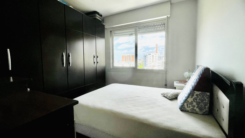 R$ 950.000 - EXCLUSIVIDADE - ESPETACULAR APARTAMENTO - REFORMADO - 108M2 - 3 DORM - VISTA Rua Garibaldi Porto Alegre - 