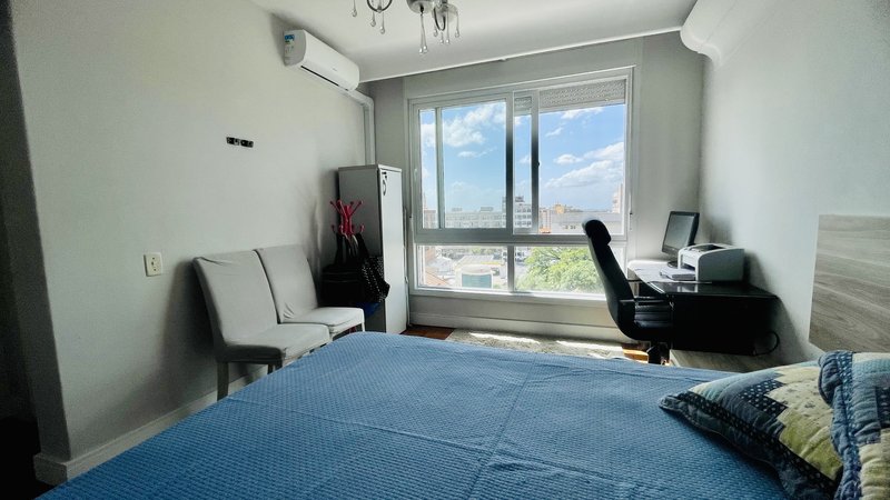 R$ 950.000 - EXCLUSIVIDADE - ESPETACULAR APARTAMENTO - REFORMADO - 108M2 - 3 DORM - VISTA Rua Garibaldi Porto Alegre - 