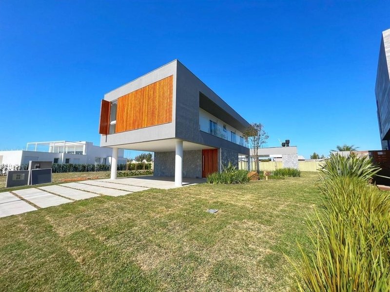 Casa em Condomínio CP 19 Casa 125 4 suítes 341m² Paraguássu Xangri-lá - 