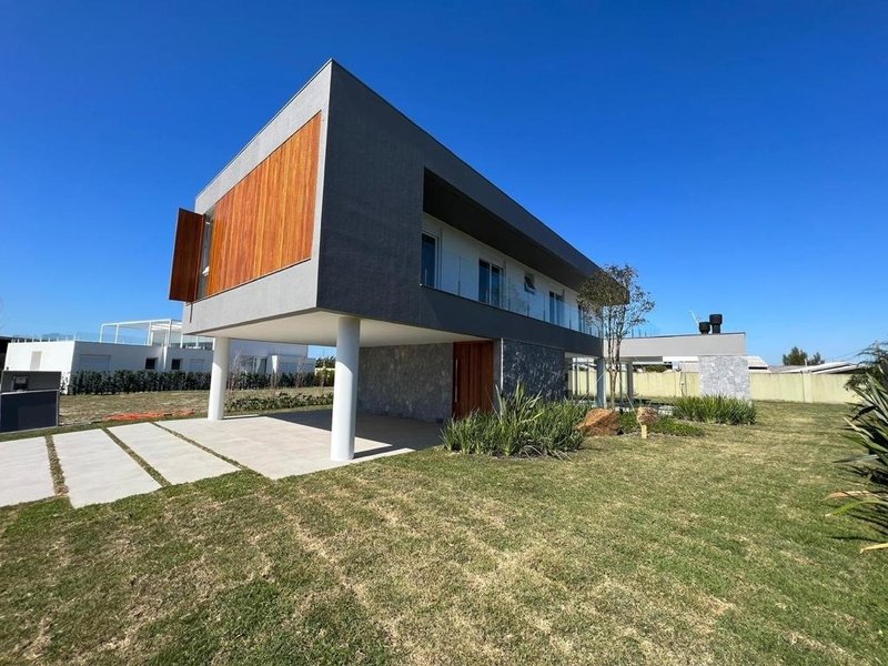 Casa em Condomínio CP 19 Casa 125 4 suítes 341m² Paraguássu Xangri-lá - 