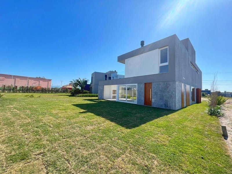 Casa em Condomínio CP 19 Casa 125 4 suítes 341m² Paraguássu Xangri-lá - 