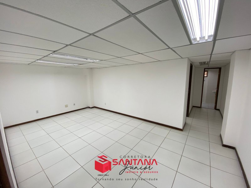 Sala para locação em Lauro de Freitas  (INDISPONÍVEL) Avenida Luiz Tarquínio Pontes Lauro de Freitas - 