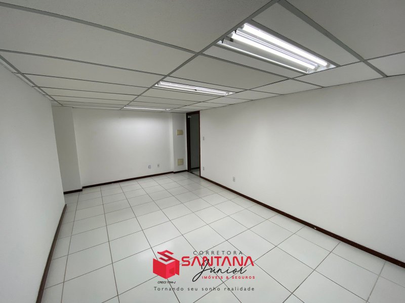 Sala para locação em Lauro de Freitas  (INDISPONÍVEL) Avenida Luiz Tarquínio Pontes Lauro de Freitas - 