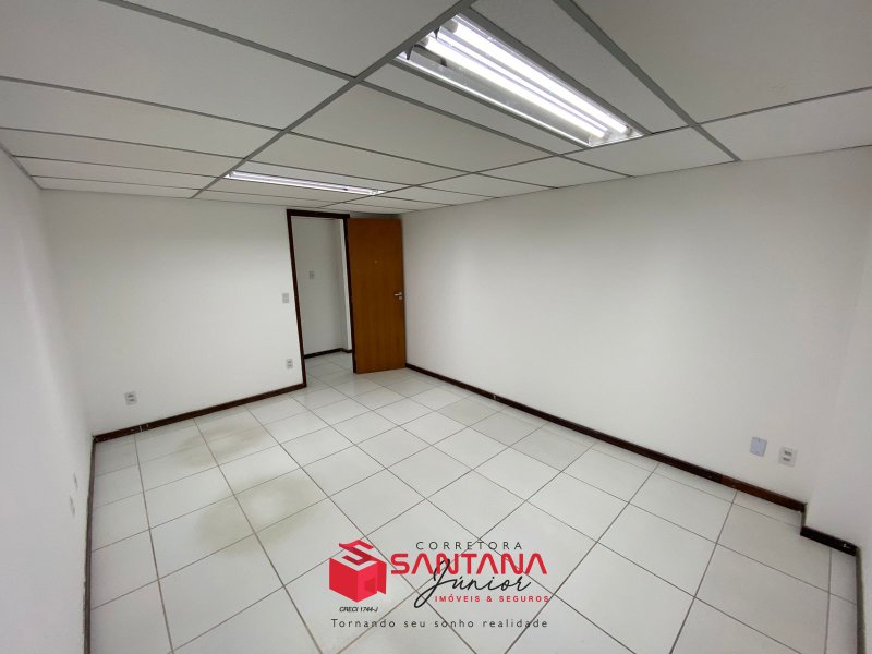 Sala para locação em Lauro de Freitas  (INDISPONÍVEL) Avenida Luiz Tarquínio Pontes Lauro de Freitas - 