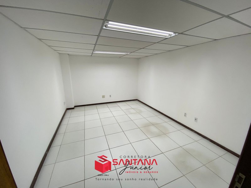Sala para locação em Lauro de Freitas  (INDISPONÍVEL) Avenida Luiz Tarquínio Pontes Lauro de Freitas - 
