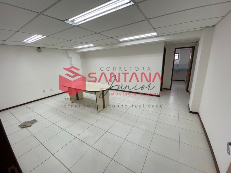 Sala comercial em Lauro de Freitas Avenida Luiz Tarquínio Pontes Lauro de Freitas - 