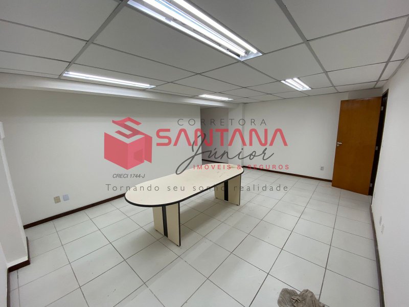 Sala comercial em Lauro de Freitas Avenida Luiz Tarquínio Pontes Lauro de Freitas - 