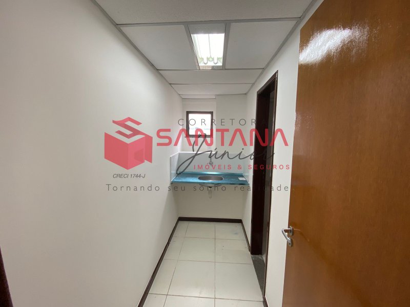 Sala comercial em Lauro de Freitas Avenida Luiz Tarquínio Pontes Lauro de Freitas - 