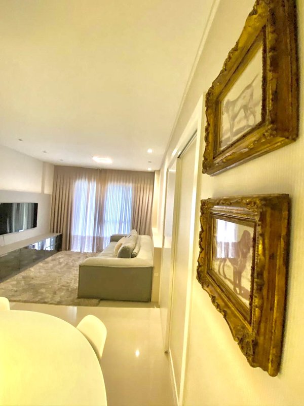APARTAMENTO MOBILIADO COM 1 SUÍTE MAIS 1 DORMITÓRIO NO CENTRO - Brusque - 