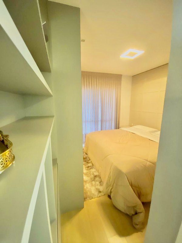 APARTAMENTO MOBILIADO COM 1 SUÍTE MAIS 1 DORMITÓRIO NO CENTRO - Brusque - 