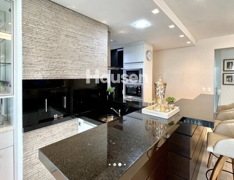 APARTAMENTO MOBILIADO COM 1 SUÍTE MAIS 2 DORMITÓRIOS NO BAIRRO SÃO LUIZ - Brusque - 