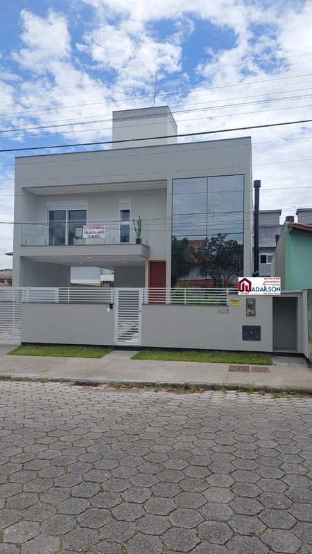 Linda casa com 03 suítes, no coração do Campeche, Floripa SC Rua Huberto Rohden Florianópolis - 
