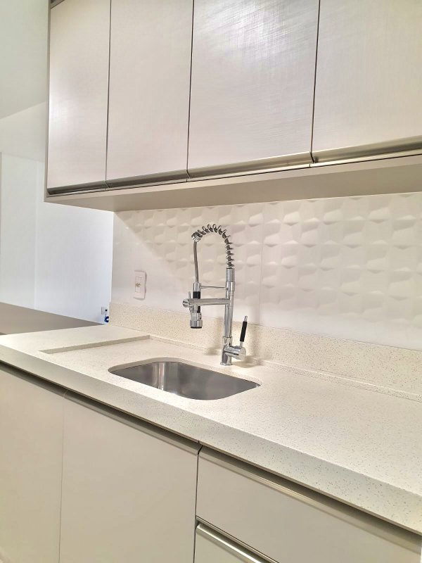 APARTAMENTO COM 1 SUÍTE MAIS 2 DORMITÓRIOS NO CENTRO - Brusque - 
