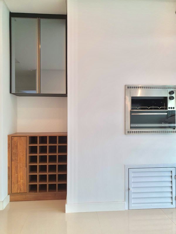 APARTAMENTO COM 1 SUÍTE MAIS 2 DORMITÓRIOS NO CENTRO - Brusque - 