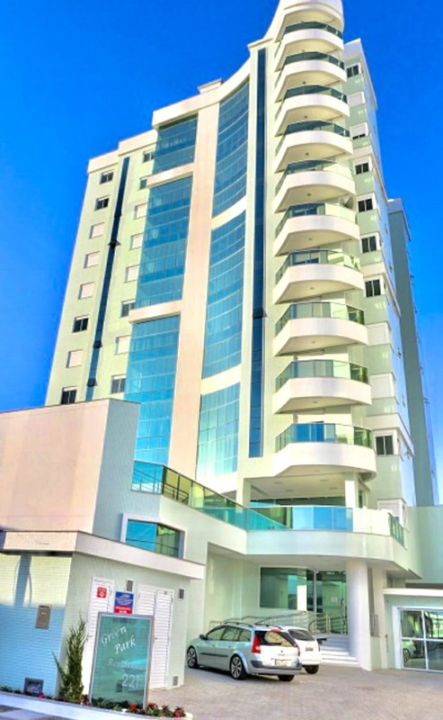 APARTAMENTO COM 1 SUÍTE MAIS 2 DORMITÓRIOS NO CENTRO - Brusque - 