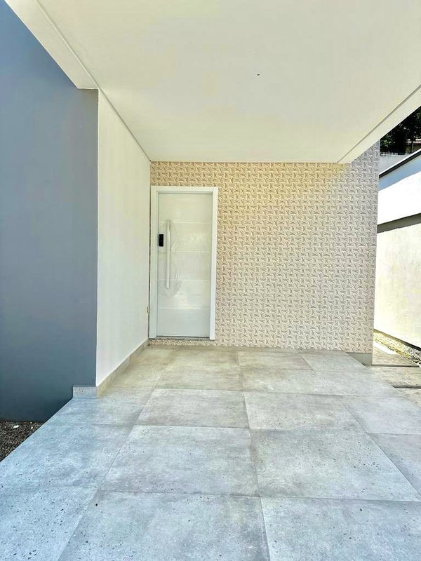 CASA COM 1 SUÍTE MAIS 2 DORMITÓRIOS NO BAIRRO POÇO FUNDO - Brusque - 