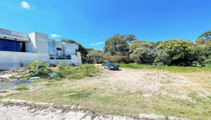 TERRENO NO CONDOMÍNIO SAN GENARO NA PRIMEIRO DE MAIO - Brusque - 