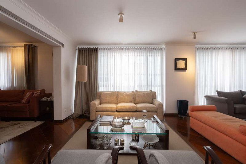 Apartamento no Itaim Bibi com 228m² Pedroso Alvarenga São Paulo - 
