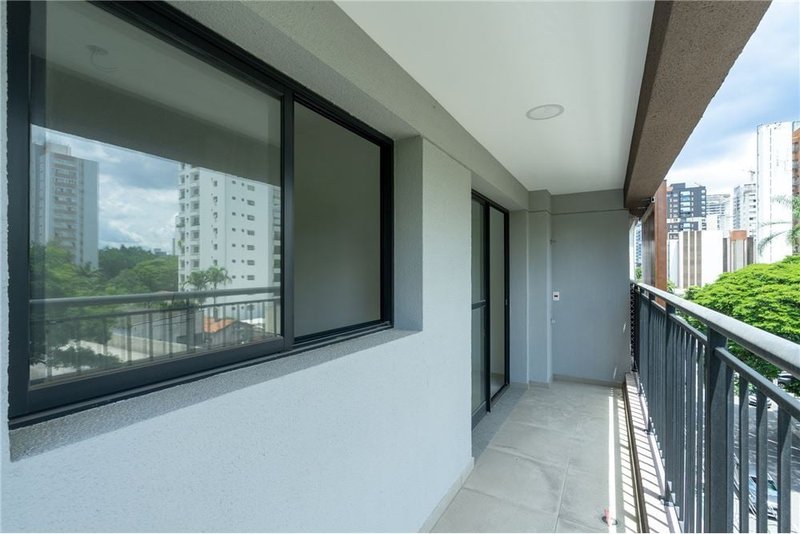 Apartamento no Campo Belo com 35m² Vieira de Morais São Paulo - 