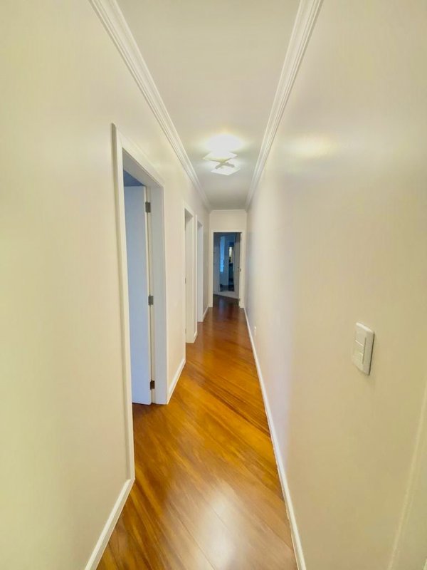 APARTAMENTO COM 1 SUÍTE MAIS 2 DORMITÓRIOS NO CENTRO - Brusque - 
