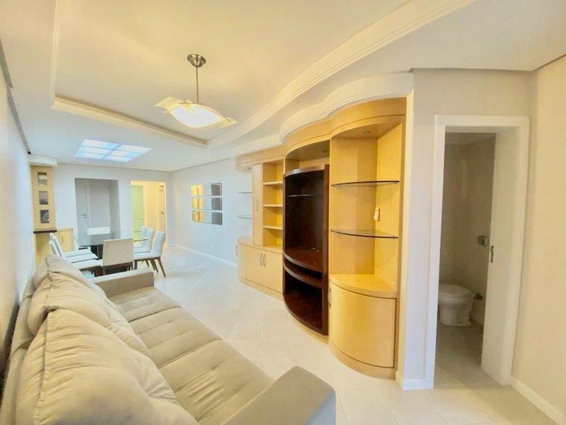 APARTAMENTO COM 1 SUÍTE MAIS 2 DORMITÓRIOS NO CENTRO - Brusque - 