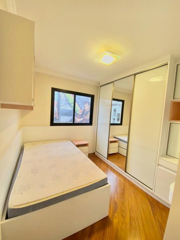 APARTAMENTO COM 1 SUÍTE MAIS 2 DORMITÓRIOS NO CENTRO - Brusque - 