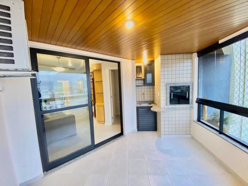 APARTAMENTO COM 1 SUÍTE MAIS 2 DORMITÓRIOS NO CENTRO - Brusque - 