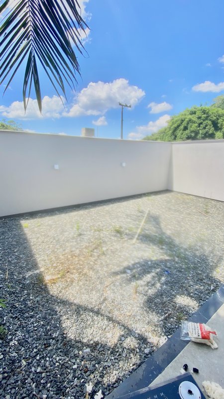 SOBRADO COM 1 SUÍTE MAIS 2 DORMITÓRIOS NO BAIRRO ZANTÃO - Brusque - 