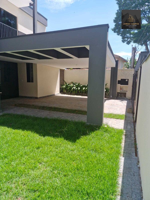 CA-2406 - Moderna casa com piscina e três suítes em local nobre  São José dos Campos - 