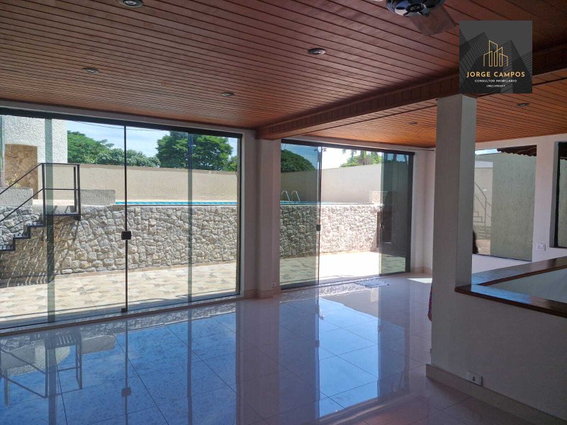 CA-2406 - Moderna casa com piscina e três suítes em local nobre  São José dos Campos - 
