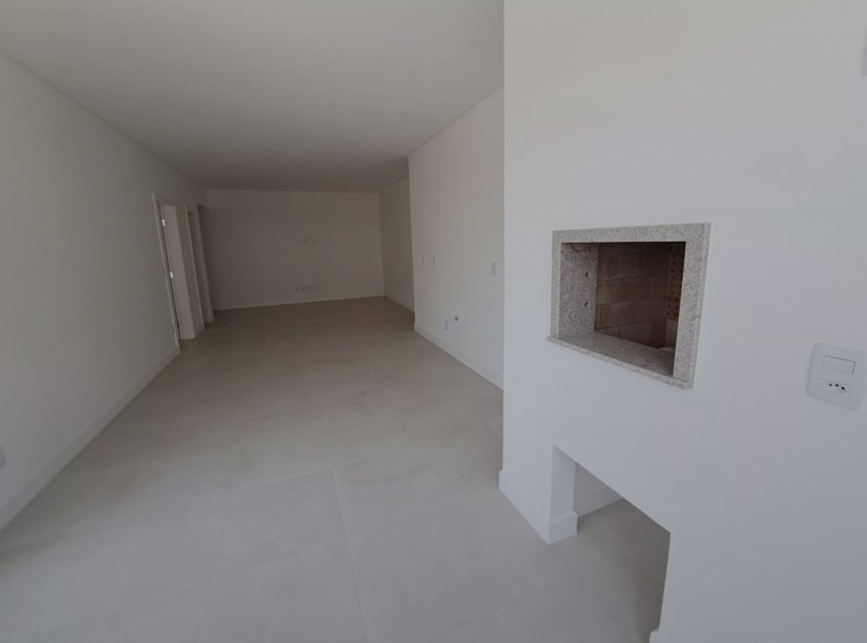 APARTAMENTO COM 1 SUÍTE MAIS 2 DORMITÓRIOS, E 2 VAGAS DE GARAGEM NO CENTRO - Brusque - 