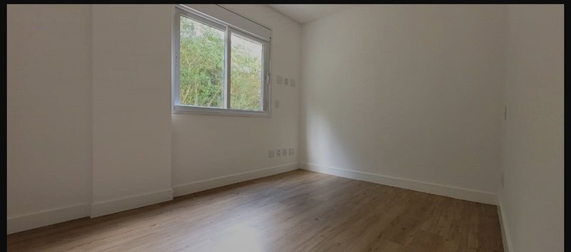 APARTAMENTO COM 1 SUÍTE MAIS 2 DORMITÓRIOS, E 2 VAGAS DE GARAGEM NO BAIRRO SOUZA CRUZ - Brusque - 
