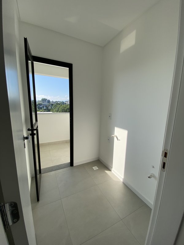 APARTAMENTO COM 2 SUÍTES, MAIS 2 VAGAS DE GARAGEM NO BAIRRO GUARANI - Brusque - 
