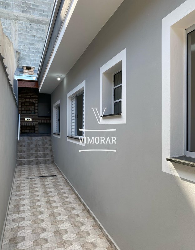 Casa 3 dormitórios sendo 1 suíte + 2 vagas de garagem - Itaquaquecetuba - 
