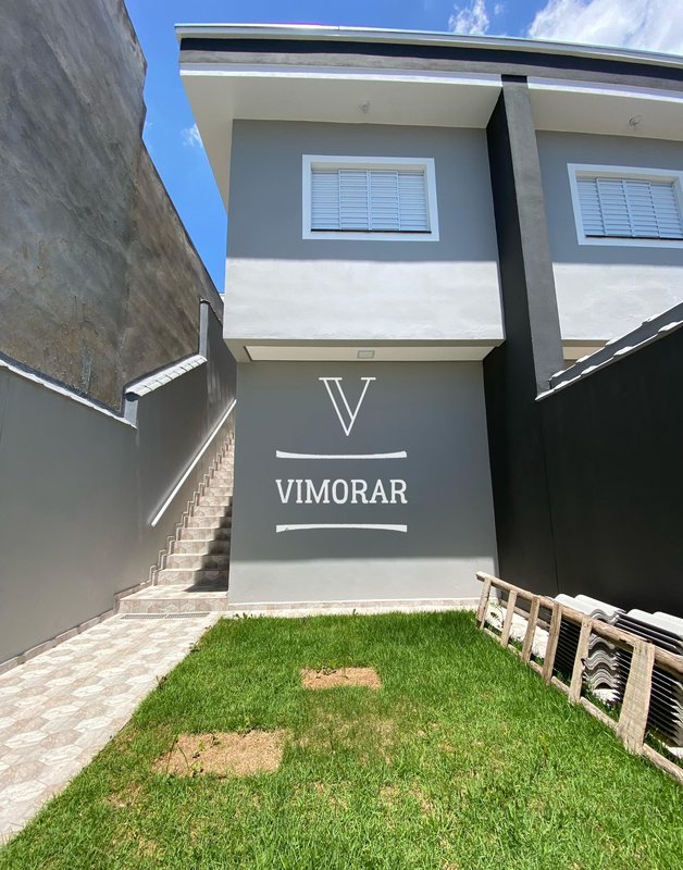 Casa 3 dormitórios sendo 1 suíte + 2 vagas de garagem - Itaquaquecetuba - 