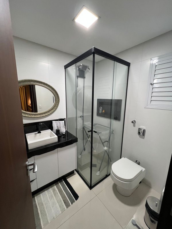 APARTAMENTO MOBILIADO DE 1 SUÍTE MAIS 1 DORMITÓRIO NO CENTRO - Brusque - 