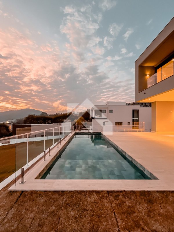Casa com 4 dormitórios sendo 4 suítes e 6 vagas com 540m² a venda por R$ 9.200.000,00 Alameda Terras Altas Santana de Parnaíba - 