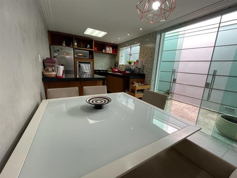 Casa com 3 dormitórios excelente localização próximo à Cerro Corá Rua Camburiú São Paulo - 