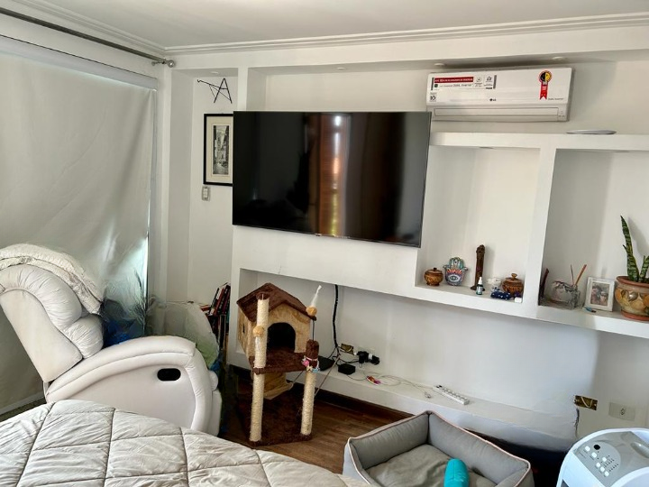 Casa com 3 dormitórios excelente localização próximo à Cerro Corá Rua Camburiú São Paulo - 