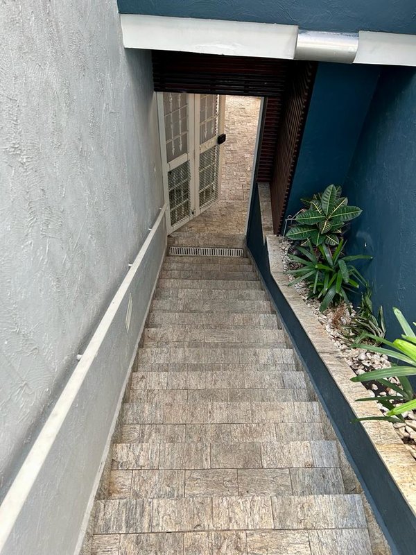 Casa com 3 dormitórios excelente localização próximo à Cerro Corá Rua Camburiú São Paulo - 