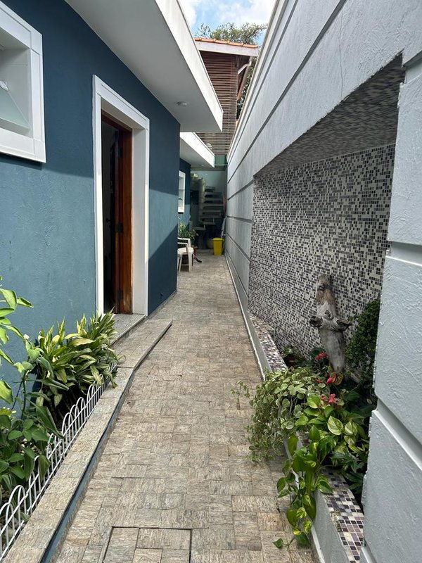 Casa com 3 dormitórios excelente localização próximo à Cerro Corá Rua Camburiú São Paulo - 