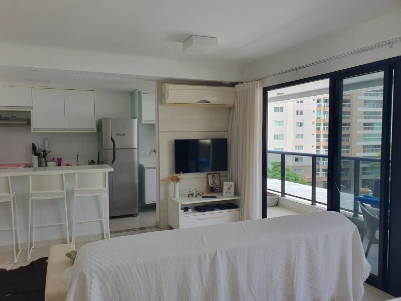 APARTAMENTO QUARTO E SALA VARANDA ELEVADOR PISCINA ACADEMIA GARAGEM LOCAÇÃO NA BARRA!!! Rua Cesar Zama Salvador - 