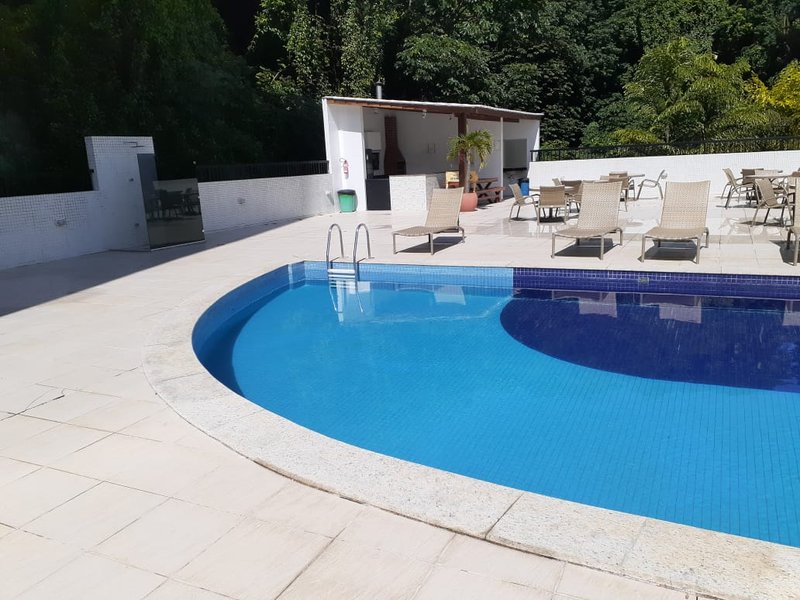 APARTAMENTO QUARTO E SALA VARANDA ELEVADOR PISCINA ACADEMIA GARAGEM LOCAÇÃO NA BARRA!!! Rua Cesar Zama Salvador - 