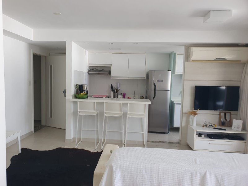 APARTAMENTO QUARTO E SALA VARANDA ELEVADOR PISCINA ACADEMIA GARAGEM LOCAÇÃO NA BARRA!!! Rua Cesar Zama Salvador - 