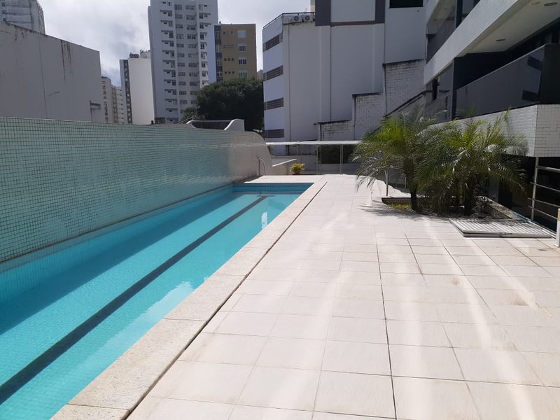 APARTAMENTO QUARTO E SALA VARANDA ELEVADOR PISCINA ACADEMIA GARAGEM LOCAÇÃO NA BARRA!!! Rua Cesar Zama Salvador - 