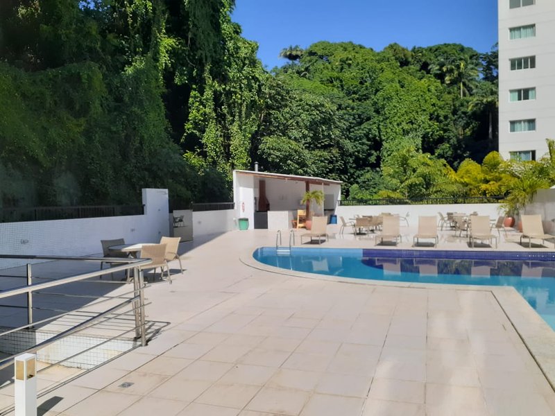 APARTAMENTO QUARTO E SALA VARANDA ELEVADOR PISCINA ACADEMIA GARAGEM LOCAÇÃO NA BARRA!!! Rua Cesar Zama Salvador - 