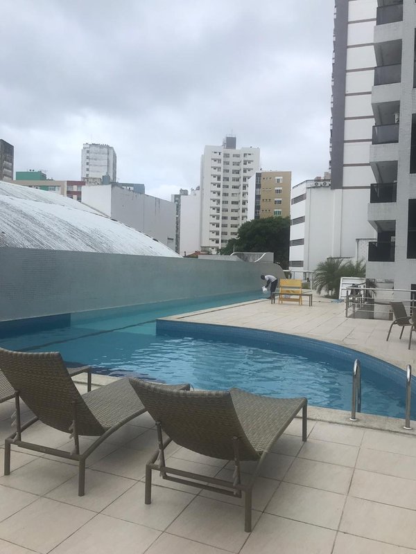 APARTAMENTO QUARTO E SALA VARANDA ELEVADOR PISCINA ACADEMIA GARAGEM LOCAÇÃO NA BARRA!!! Rua Cesar Zama Salvador - 