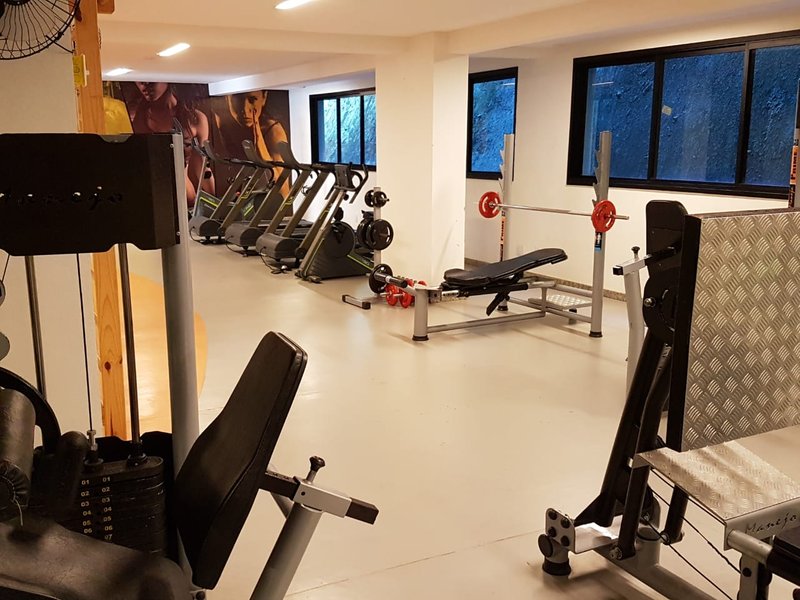 APARTAMENTO QUARTO E SALA VARANDA ELEVADOR PISCINA ACADEMIA GARAGEM LOCAÇÃO NA BARRA!!! Rua Cesar Zama Salvador - 