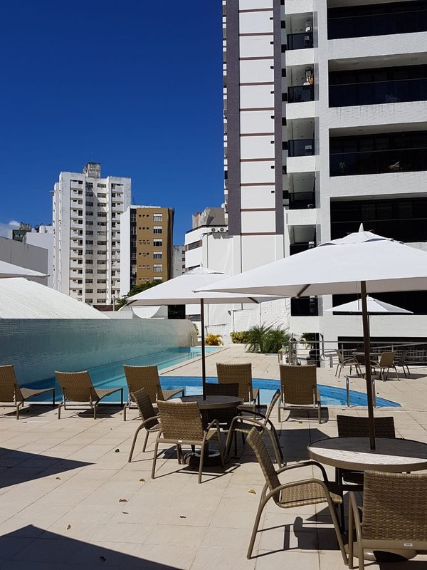 APARTAMENTO QUARTO E SALA VARANDA ELEVADOR PISCINA ACADEMIA GARAGEM LOCAÇÃO NA BARRA!!! Rua Cesar Zama Salvador - 